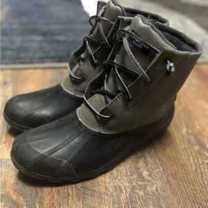 Sperry Duck Boots 
Women’s 9.5
Black and gray